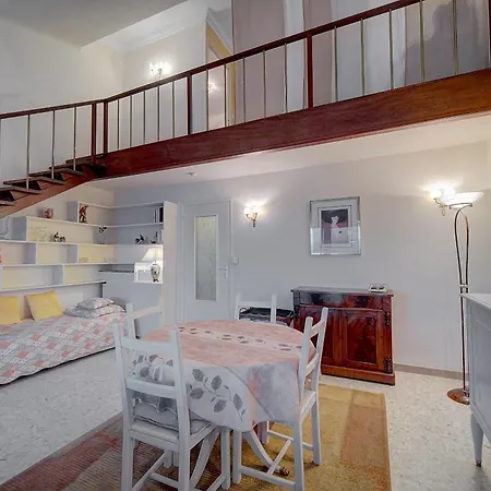 Superbe Duplex Idealement Situe Proche Plages Avec Grande Terrasse Vue Port !l A1b59 Appartement Cannes